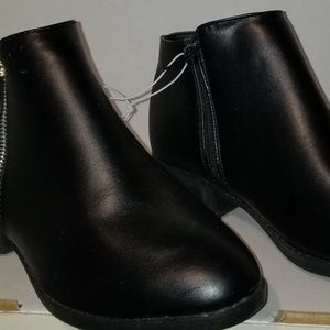 Womens Bobbie Brooks Gold Zipper Black Boots